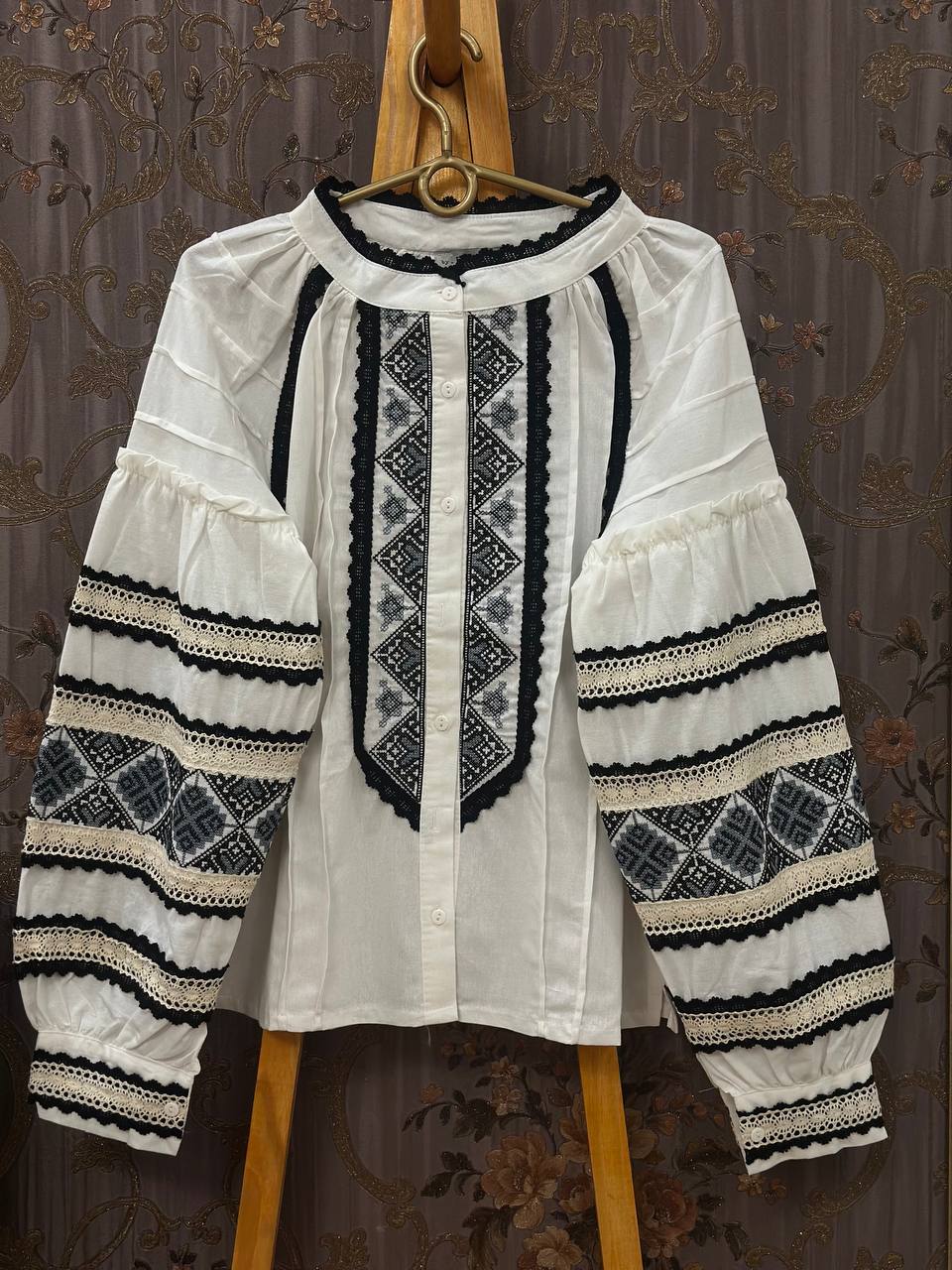 Вишиванка Либідь
