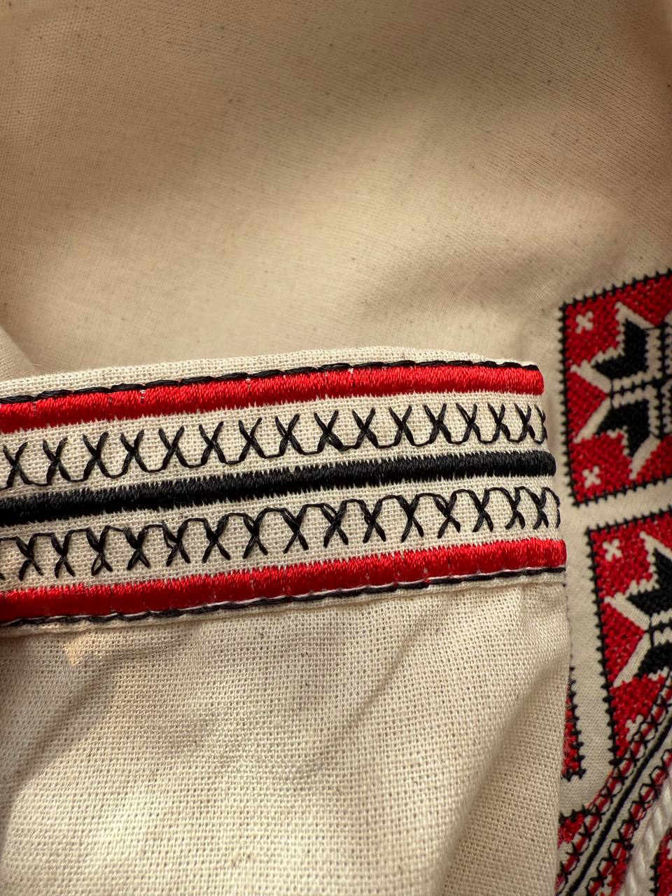 Чоловіча вишиванка Горицвіт (бежевий)