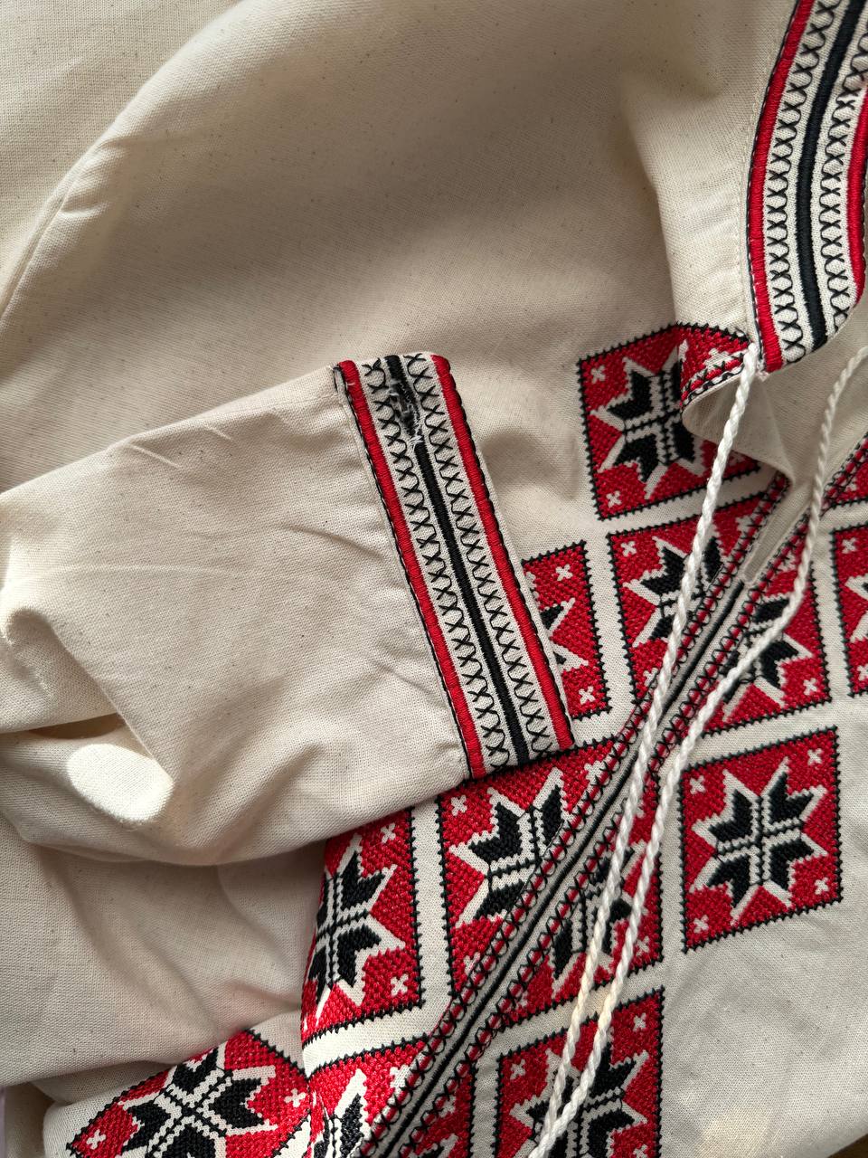 Чоловіча вишиванка Горицвіт (бежевий)